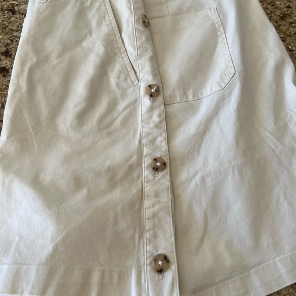 J Jill size 18 ladies shorts, side buttons. - Picture 4 of 4